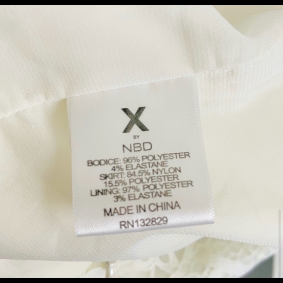 WHITE DRESS - Picture 3 of 3